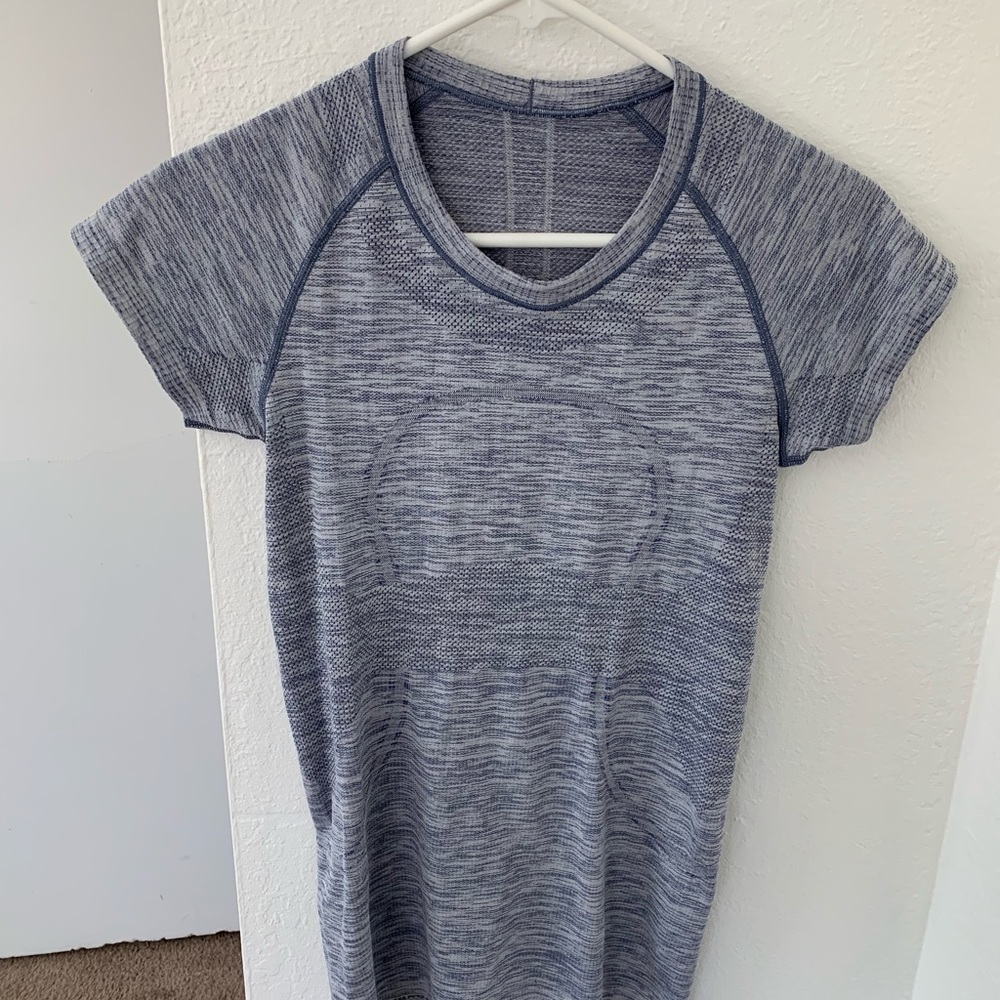 Lululemon work out tee